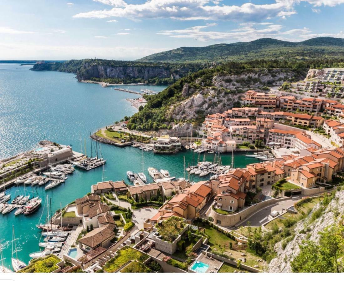 Portopiccolo Luxury Penthouse Apartment ซิสเตียนา ภายนอก รูปภาพ