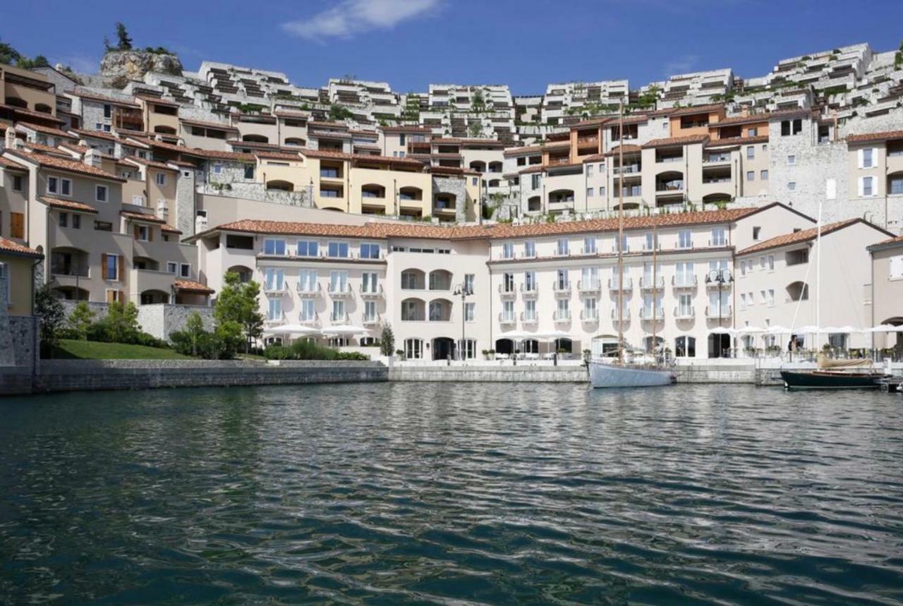 Portopiccolo Luxury Penthouse Apartment ซิสเตียนา ภายนอก รูปภาพ