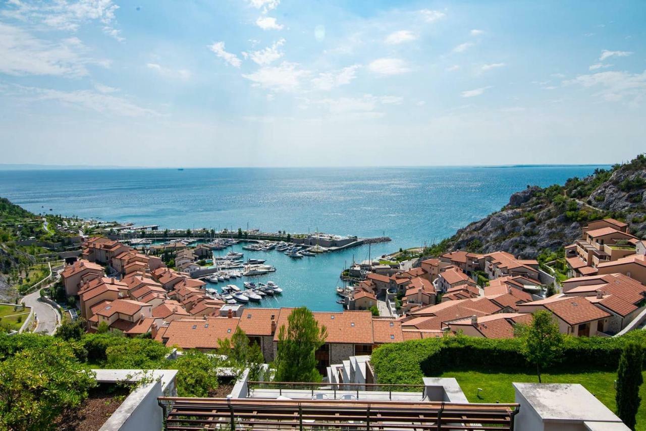 Portopiccolo Luxury Penthouse Apartment ซิสเตียนา ภายนอก รูปภาพ