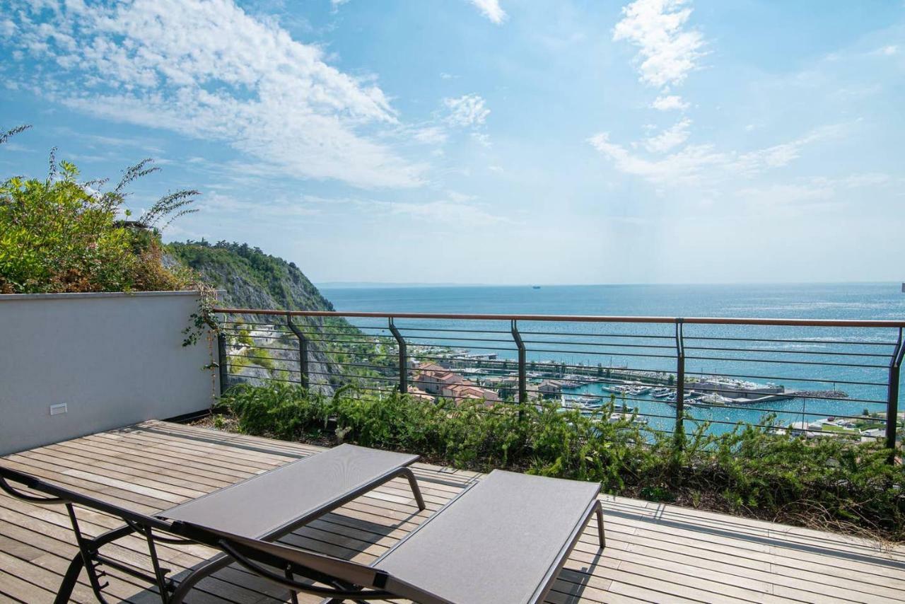 Portopiccolo Luxury Penthouse Apartment ซิสเตียนา ภายนอก รูปภาพ