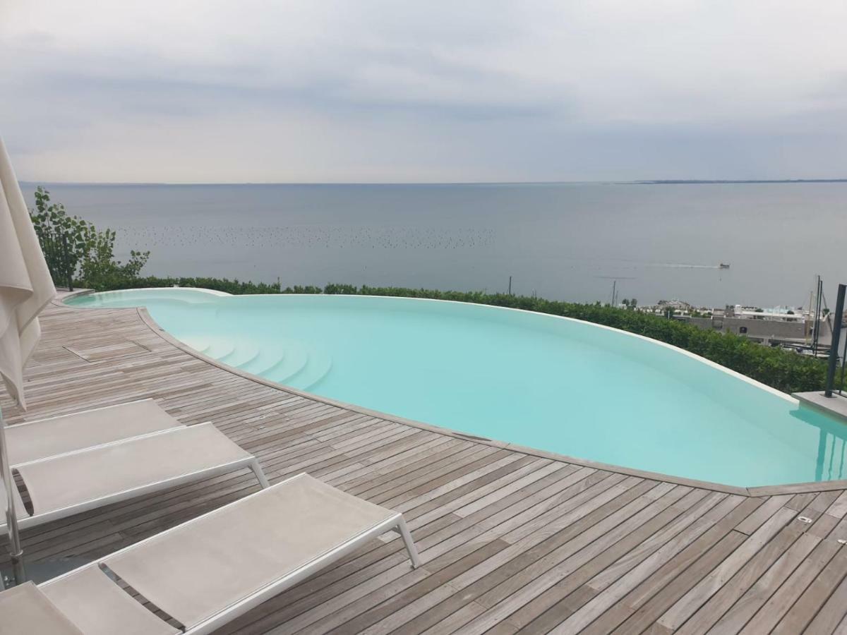Portopiccolo Luxury Penthouse Apartment ซิสเตียนา ภายนอก รูปภาพ